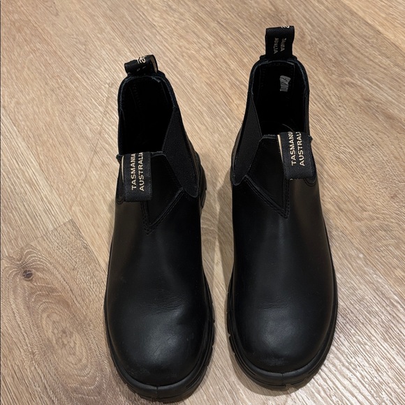 Blundstone Women’s Lug #2240 Black Leather Chelsea Boots - Picture 7 of 9